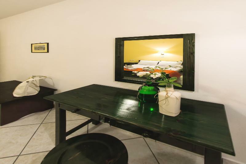 Remezzo Studios & Apartments อามูดี ภายนอก รูปภาพ