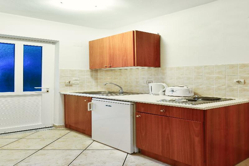 Remezzo Studios & Apartments อามูดี ภายนอก รูปภาพ