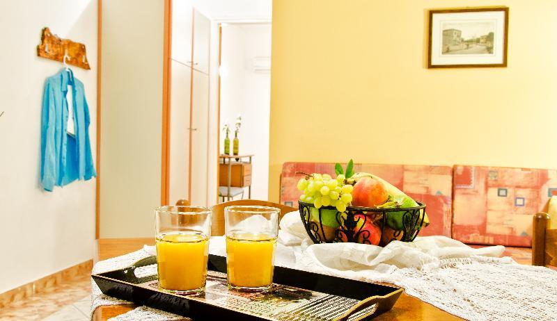 Remezzo Studios & Apartments อามูดี ภายนอก รูปภาพ